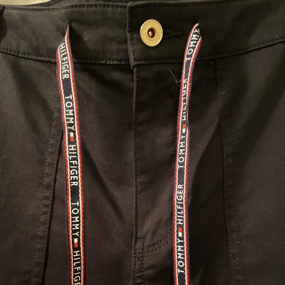 BRAND NEW Tommy Hilfiger women’s cargo pants. - Picture 2 of 5
